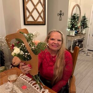 Meet your Posher, Debora